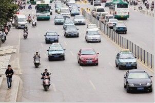 外地转入昆明的机动车 8月1日起必须达到国四