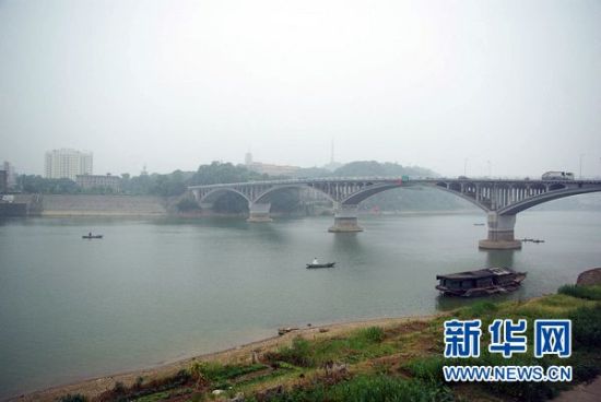 �¹ʷ����غ���ʡ�������ʽ�һ�Ÿ������ʽ��ӵ���8��5���㣩��