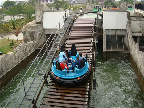 10男童命丧峡谷漂流 江心西园该游乐项目被