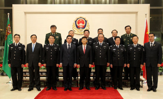 11月23日，土库曼斯坦总统别尔德穆哈梅多夫专程到公安部考察，国务委员、公安部部长孟建柱陪同考察。