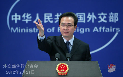 2012年2月21日，外交部发言人洪磊主持例行记者会。