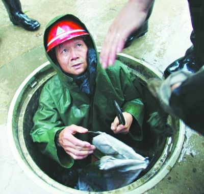 35年坚守一线的“拼命三郎”