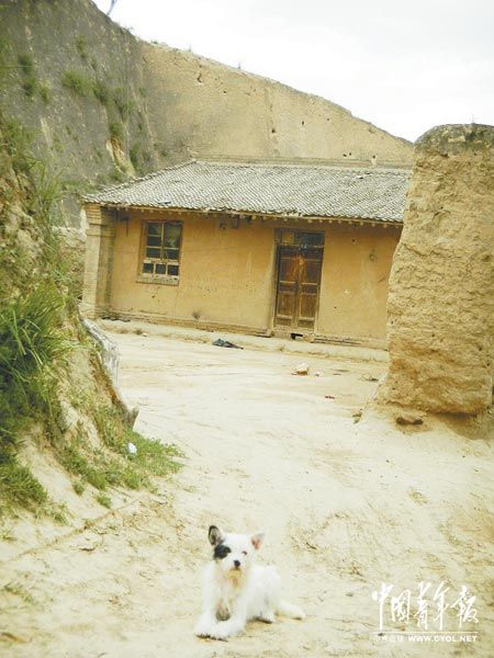 宁夏西海固移民纪实:兄弟2家凑钱供1家迁出