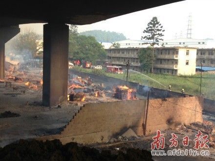 广州黄埔油罐车连串爆炸。图片来源：南方日报