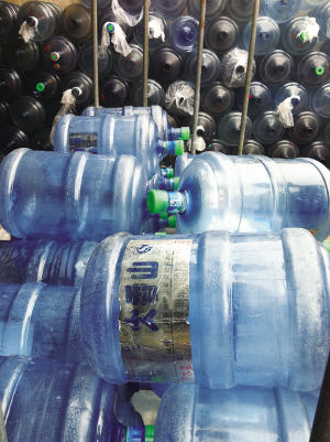 吕家岸有人毒桶装水出售 工商教你辨别桶装水