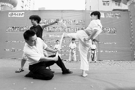 ���粻�Ӣ�۳�����