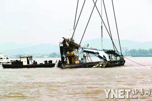 “感觉就是在几秒钟内突然倾覆”