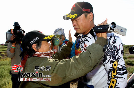 2012环塔拉力赛落幕 摩托车组周田称雄 车评网