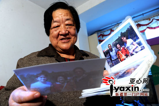 乌鲁木齐市78岁汉族大妈与维族兄弟半世缘