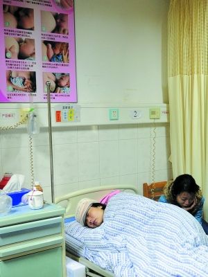 交警护送的产妇诞6斤女婴