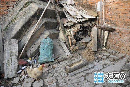 翻开尘封记忆记者走进信阳“桥坚强”的前世今生