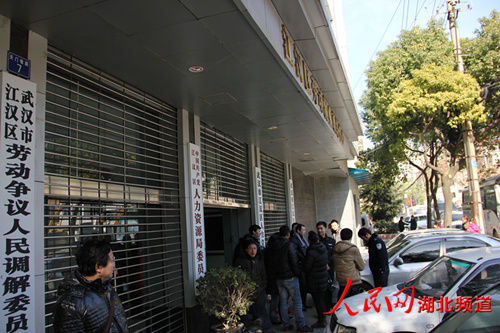 �人���������������ſڵ�·��140������Χ�£�ϣ���йز����ܹ�������׷��Ѫ��Ǯ