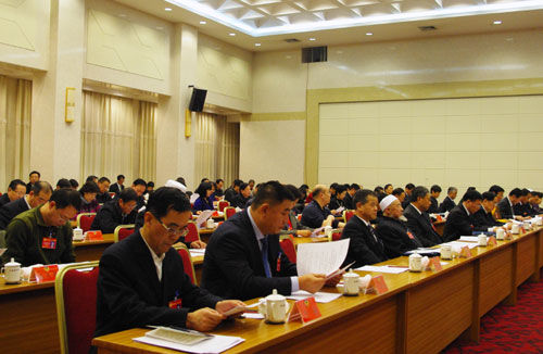 1��20�����磬�ຣʡ��Эʮһ��һ�λ�����ϯ�ŵ�һ�λ������������С�ͼΪ�����ֳ������� �亣ƽ ��