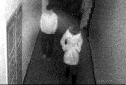 2��24��5ʱ24�֣��������Ů�����뿪�칫��