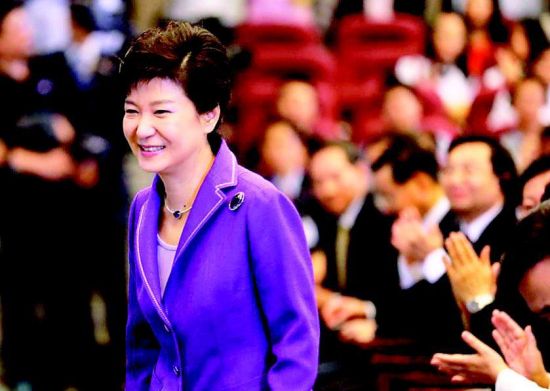 朴槿惠清华演讲头尾秀中文