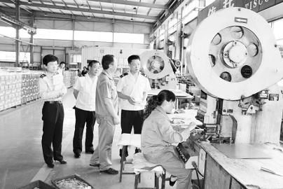 太原不锈钢产业园区国税局干部深入企业