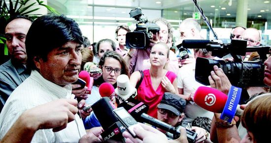 玻总统专机迫降维也纳