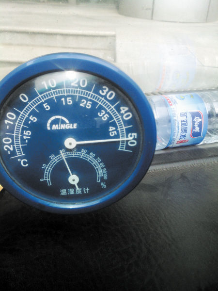 矿泉水车内暴晒变毒水?专家释疑:没那么恐怖