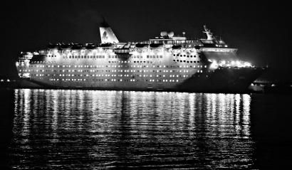 中国邮轮被韩法院扣押