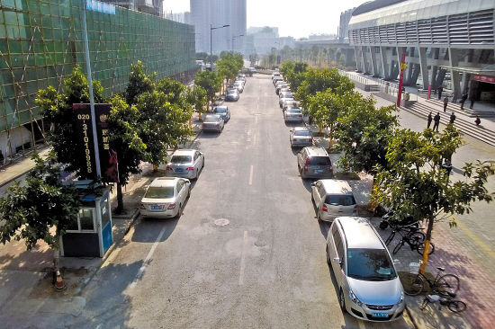 金沙洲三个地铁站无停车场