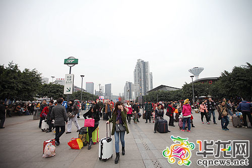 节后客流高峰将至 今日重庆火车站加开临客27