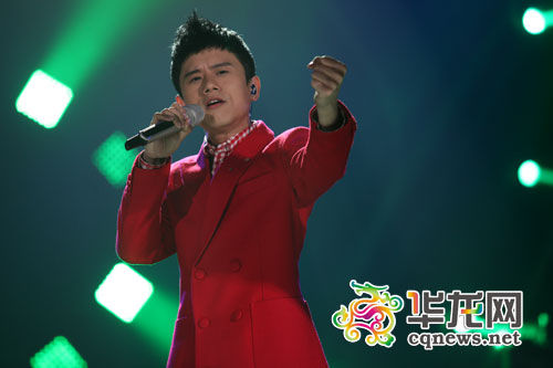张杰称唱歌这条路没选错明晚《我是歌手》唱老