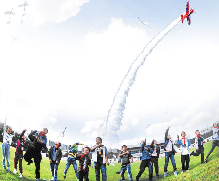 航模飞机失事撞死老人