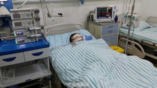 北京12岁男孩小包心力衰竭，抢救后靠呼吸机维持生命