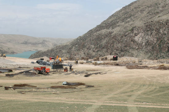 新疆喀拉峻国际生态旅游区索道站项目正在加紧施工