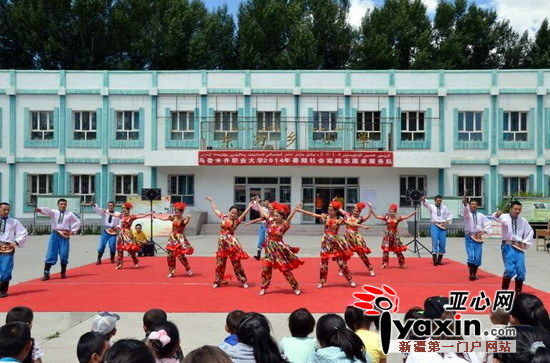 乌鲁木齐职业大学学生暑期为达坂城东沟乡14