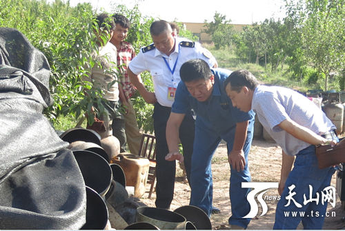 新疆疏勒县质监局销毁2100只报废液化气钢瓶