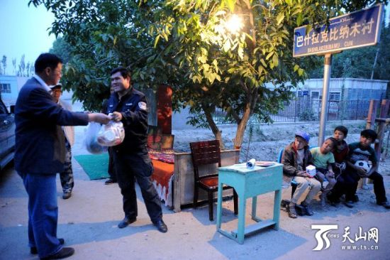 自治区党委宣传部住村工作组表彰积极配合维稳