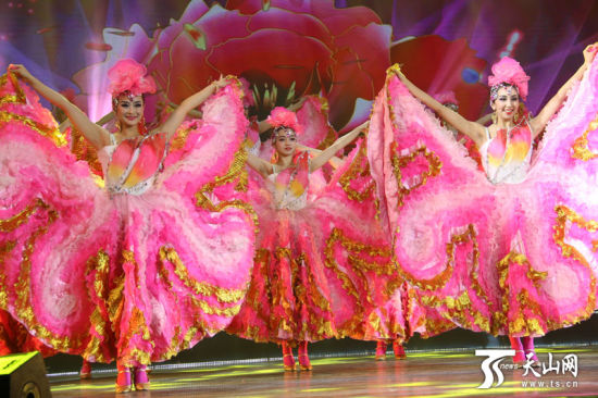 歌唱祖国 新疆庆祝新中国成立65周年文艺晚会