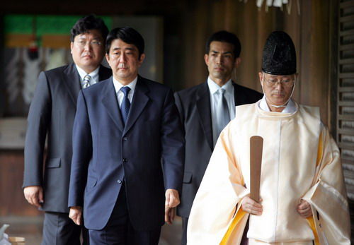 资料图：安倍晋三曾参拜靖国神社