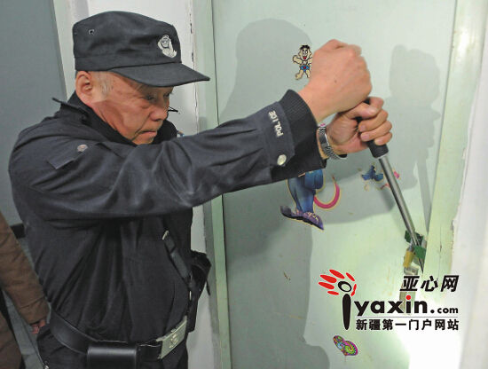 新疆石河子一黑电台藏身居民楼播放医药广告获