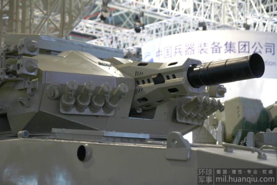 美媒称中国积极出口新型防空炮 由09底盘搭载