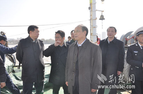 农业部在汉启动2014年清理整治违规渔具同步