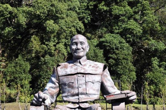 台媒:蒋介石铜像将登陆浙江蒋介石老家
