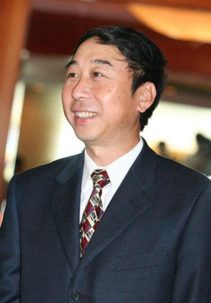 冯巩，全国政协常委、中国广播艺术团团长、国家一级演员