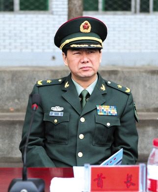 湖北省军区原副司令员占俊。
