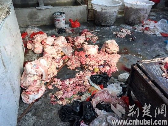 男子租民房私开炼油厂被抓 房内堆放近万斤地