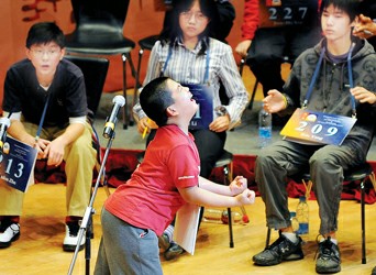 中国首次举行全球英语拼写比赛