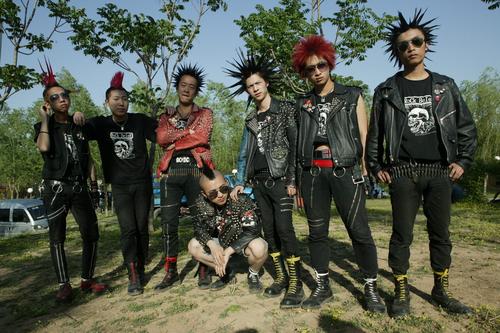 图文:朋克青年在音乐节上