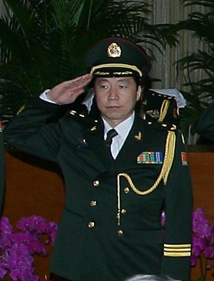 航天英雄杨利伟被授予少将军衔(组图)