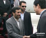 组图：伊朗总统飞抵北京