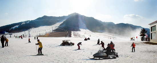 图文:辽阳弓长岭温泉滑雪场