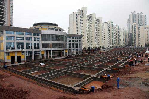 湖南衡阳首例建筑物整体平移128米(组图)