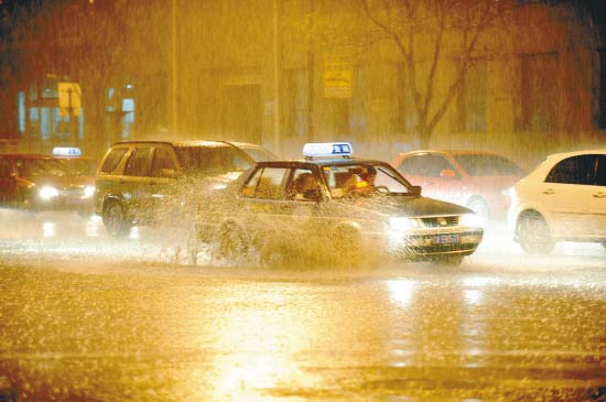 辽宁各地出现雷雨天气沈阳降雨量为19毫米图