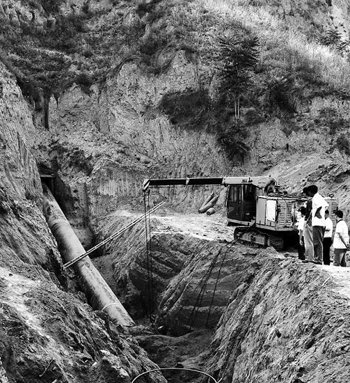 陕西泾阳天然气管道铺设工地塌方1人死亡(图)