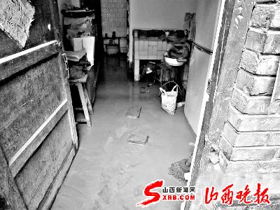 大暴雨夜袭山西临汾道路被毁民房被淹(图)